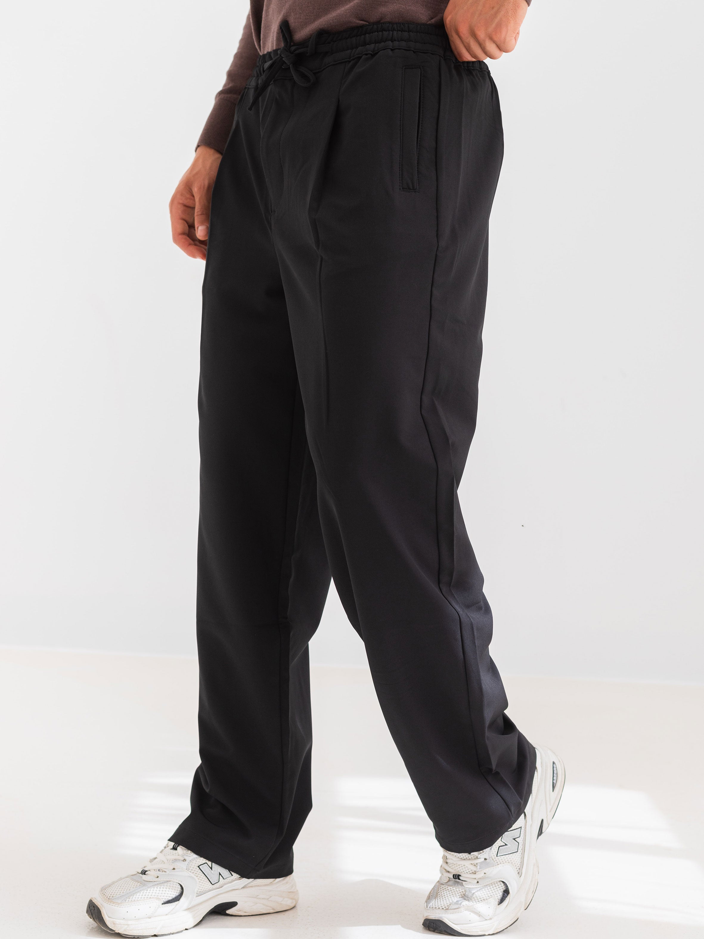 BAGGY FIT PLEATED TROUSER - BLACK