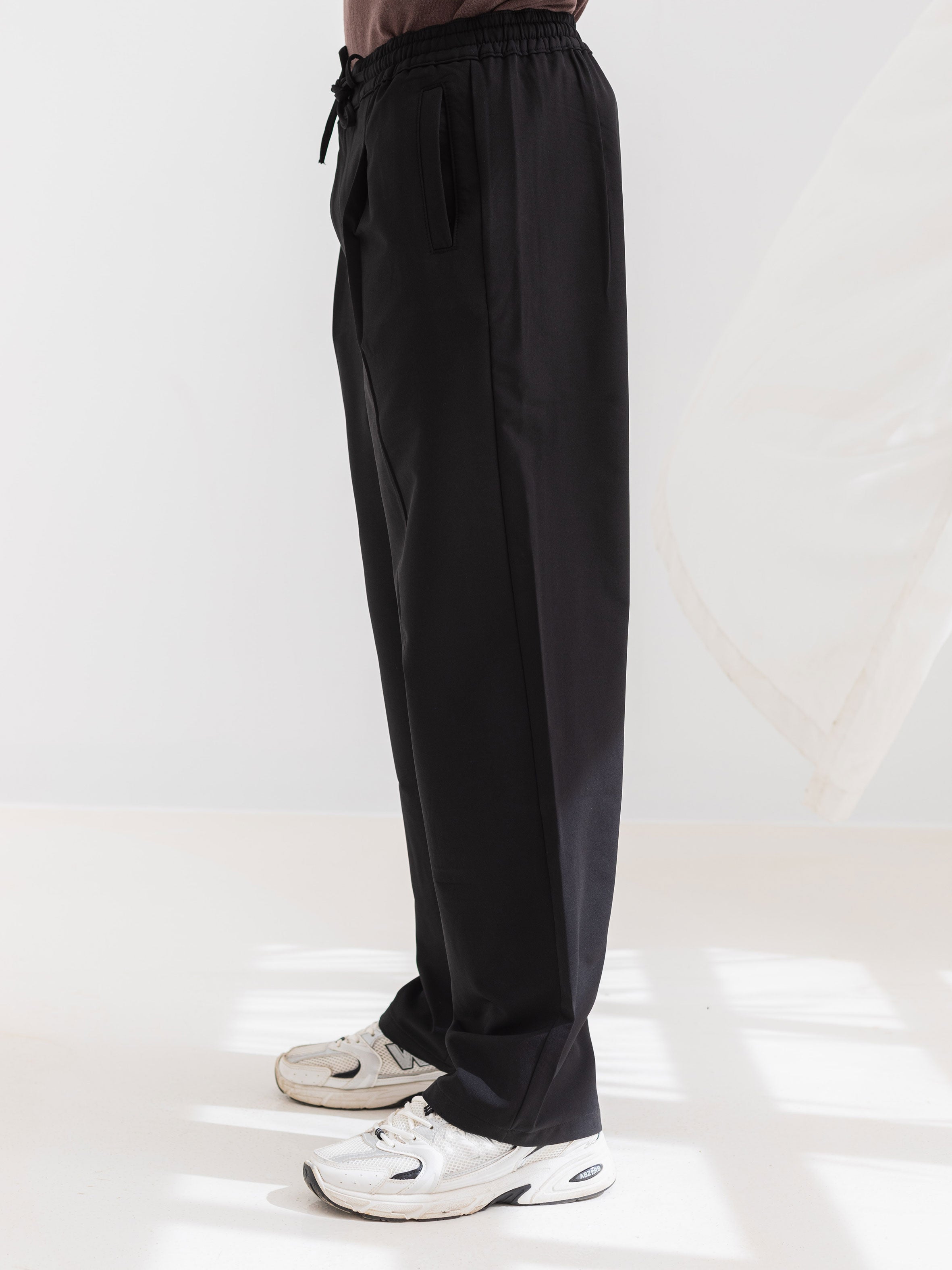 BAGGY FIT PLEATED TROUSER - BLACK