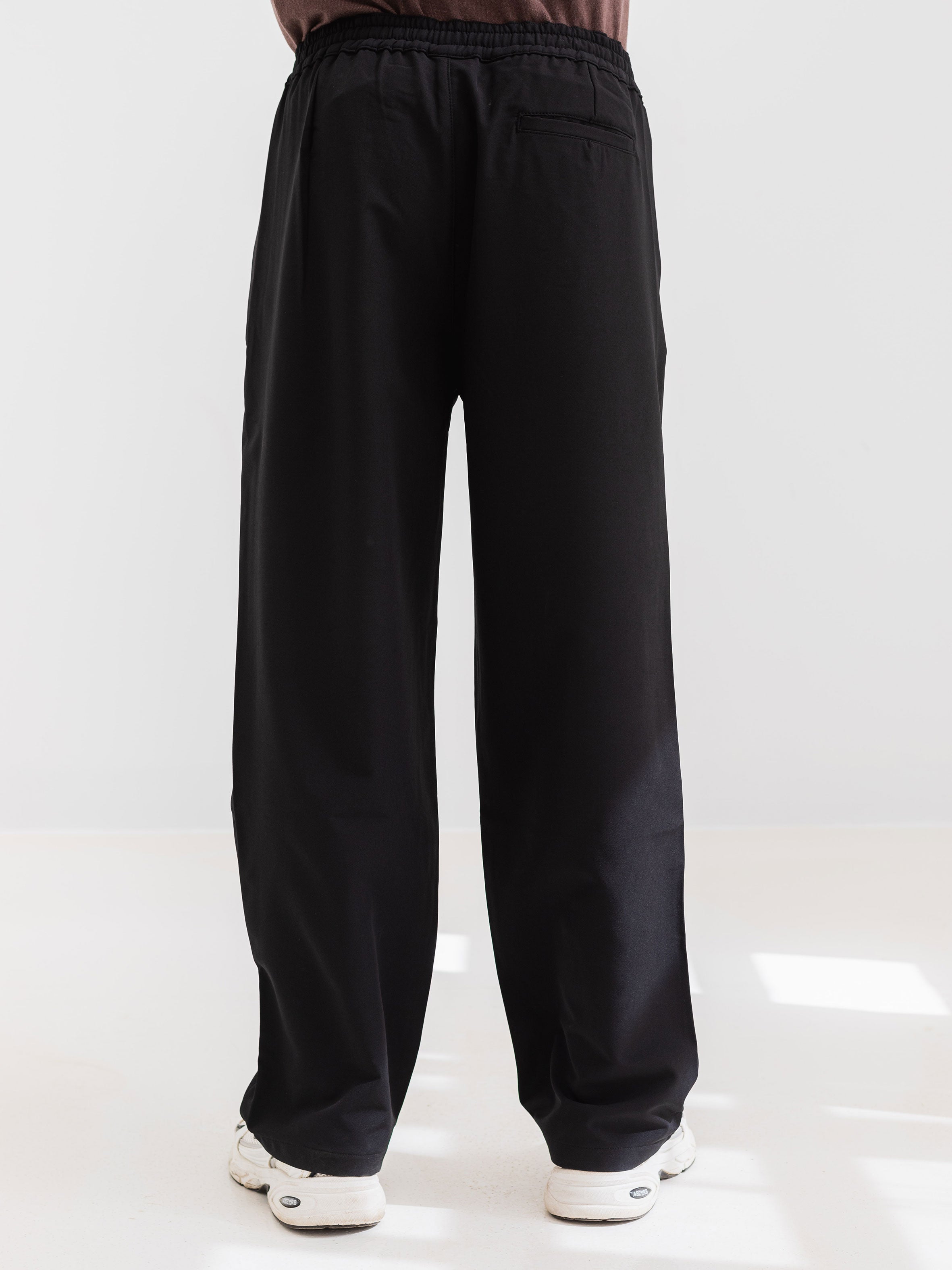 BAGGY FIT PLEATED TROUSER - BLACK