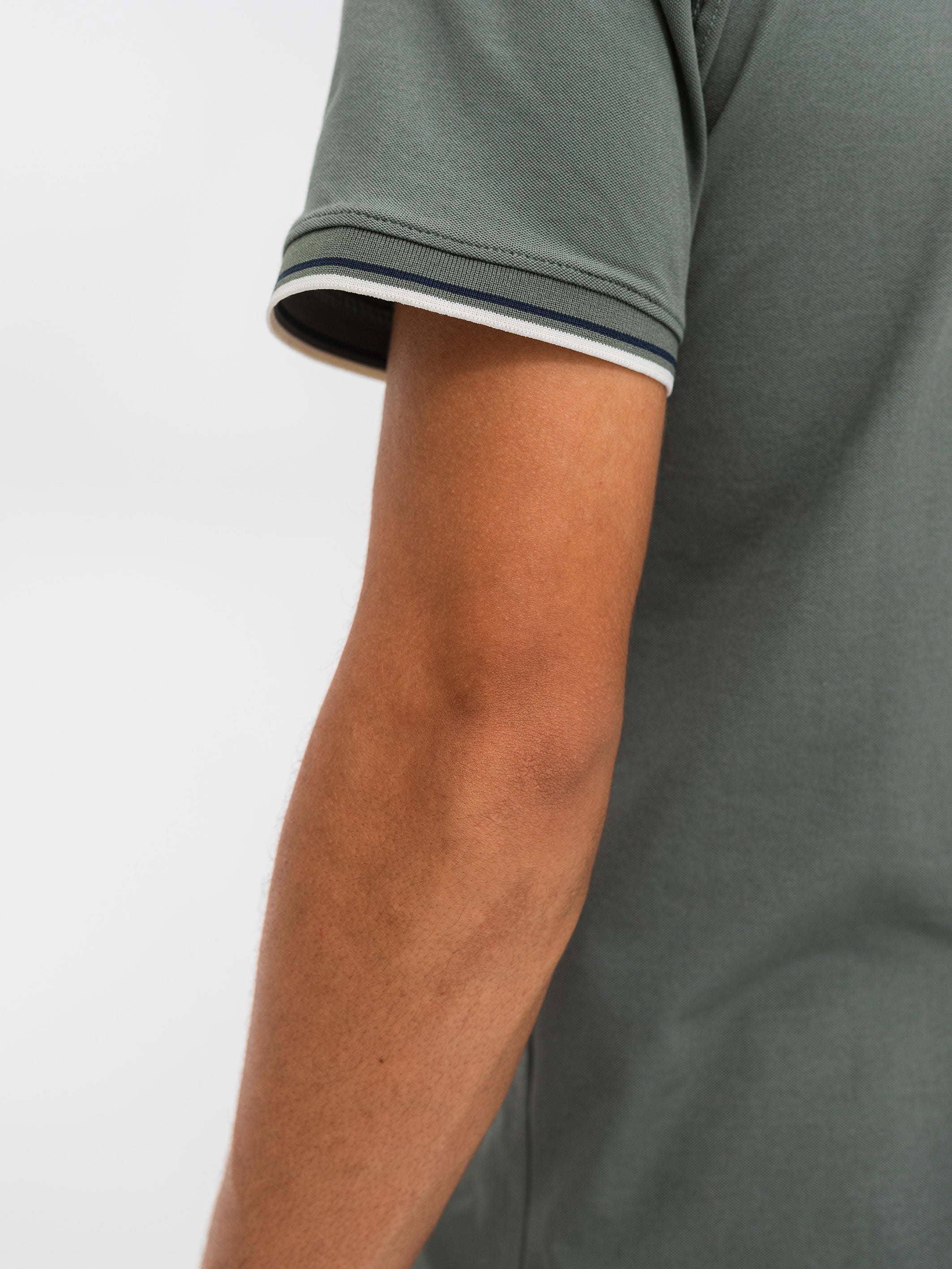 PIQUÉ POLO SHIRT LINE DETAILS - Olive