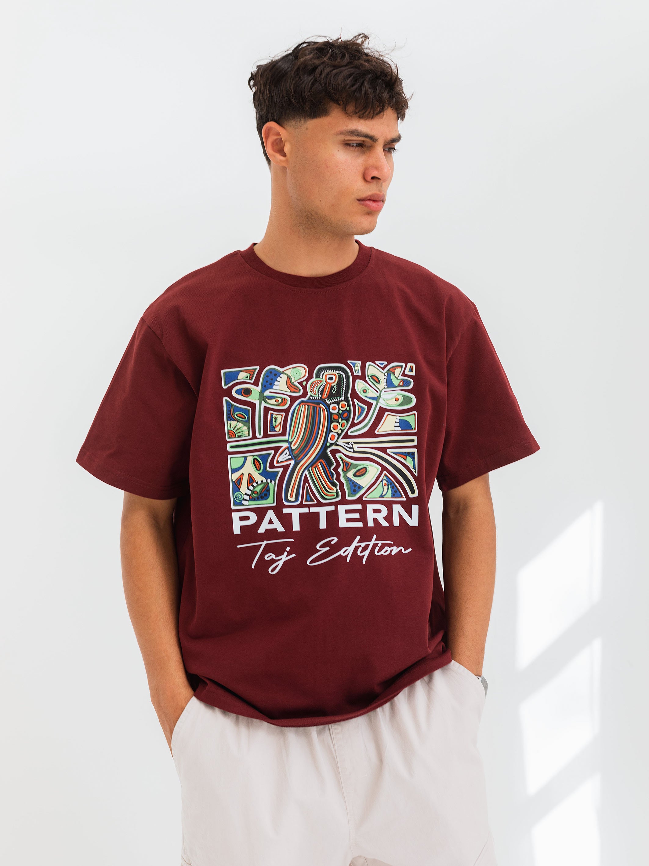 RELAXED PRINTED TEE PATTERN - Burgundy