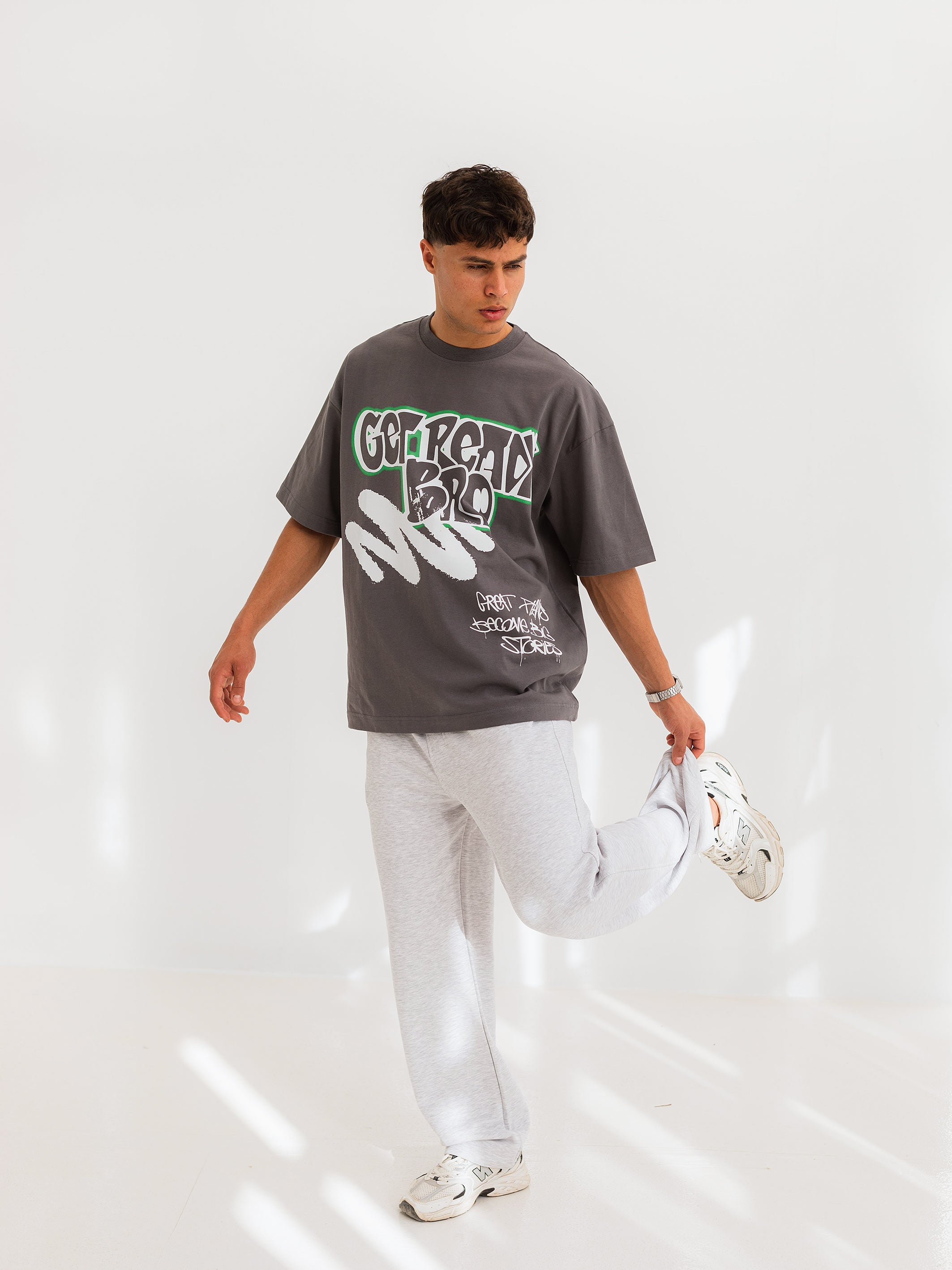OVERSIZED GRAFFITI PRINTED TEE  GET READY - Grey