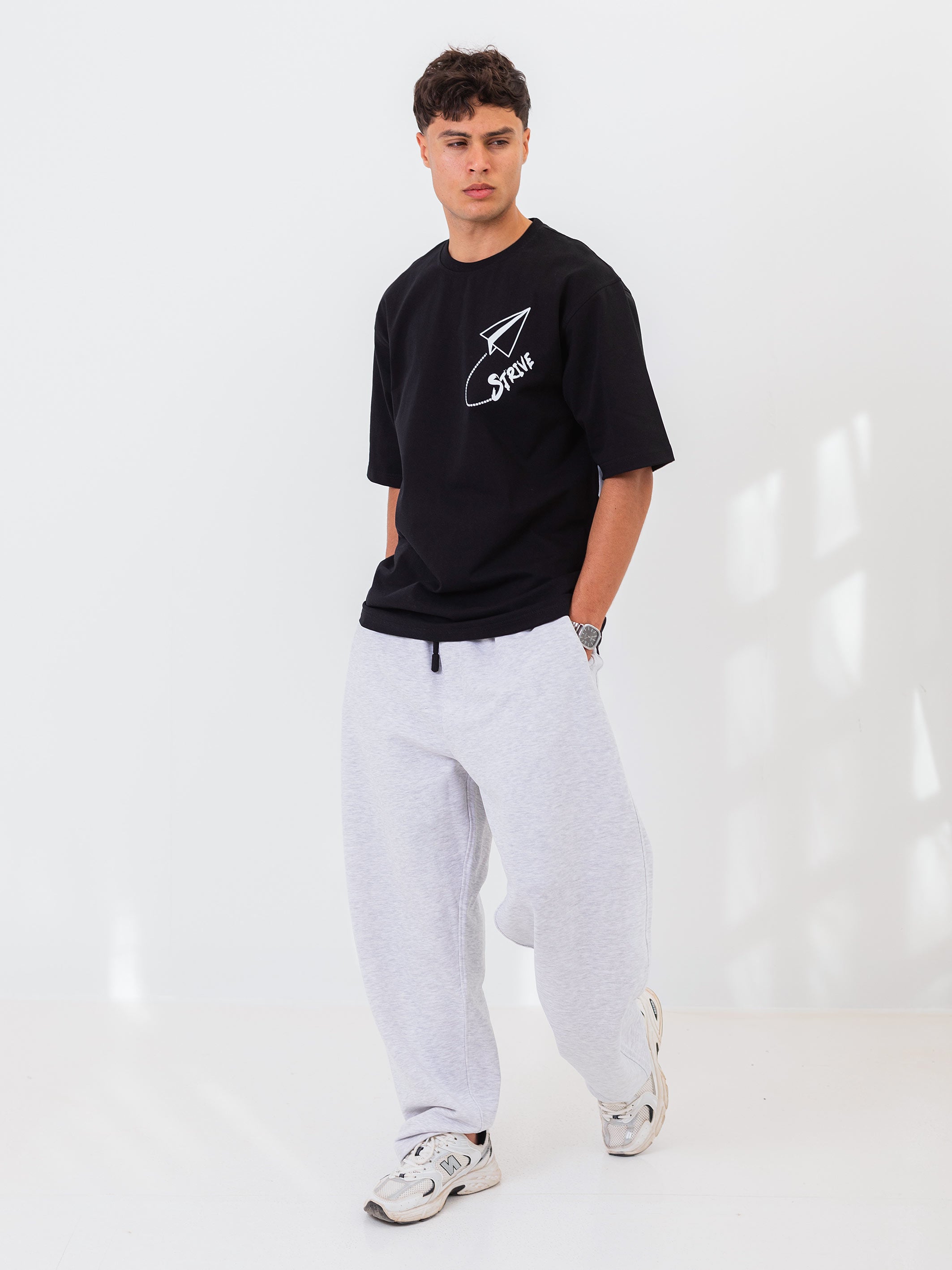 OVERSIZED PRINTED TEE  STRIVE - Black