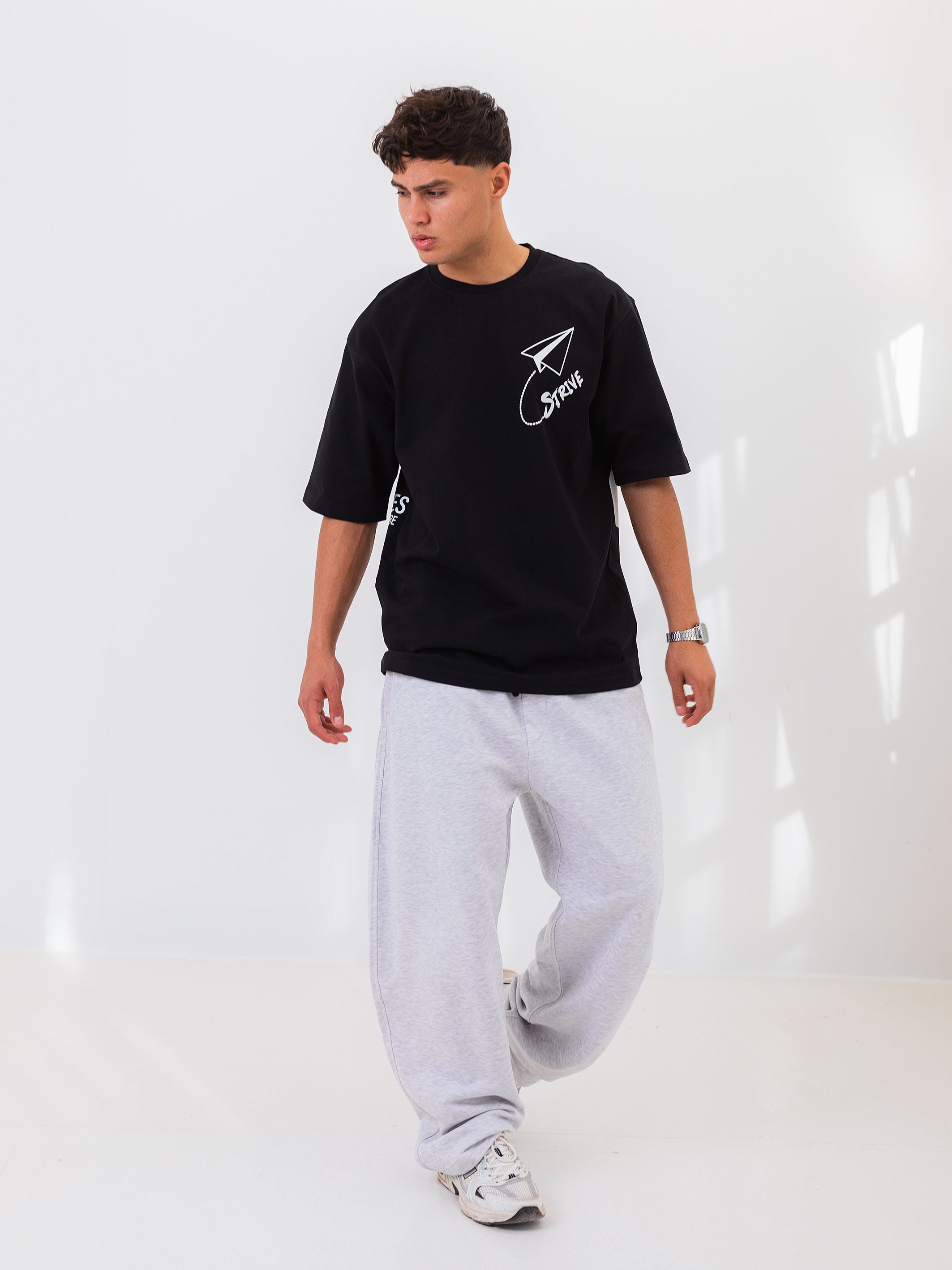 OVERSIZED PRINTED TEE  STRIVE - Black