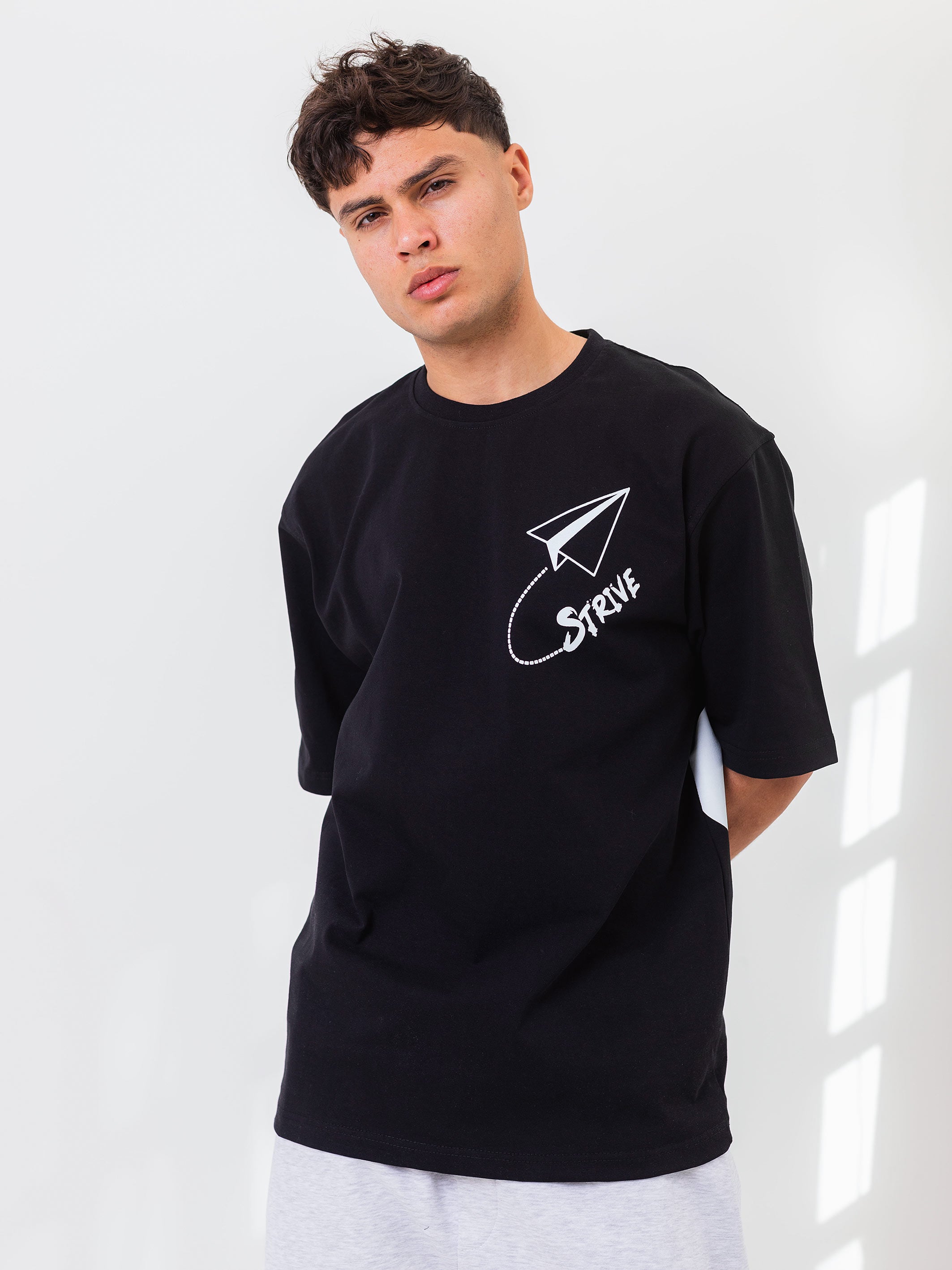 OVERSIZED PRINTED TEE  STRIVE - Black