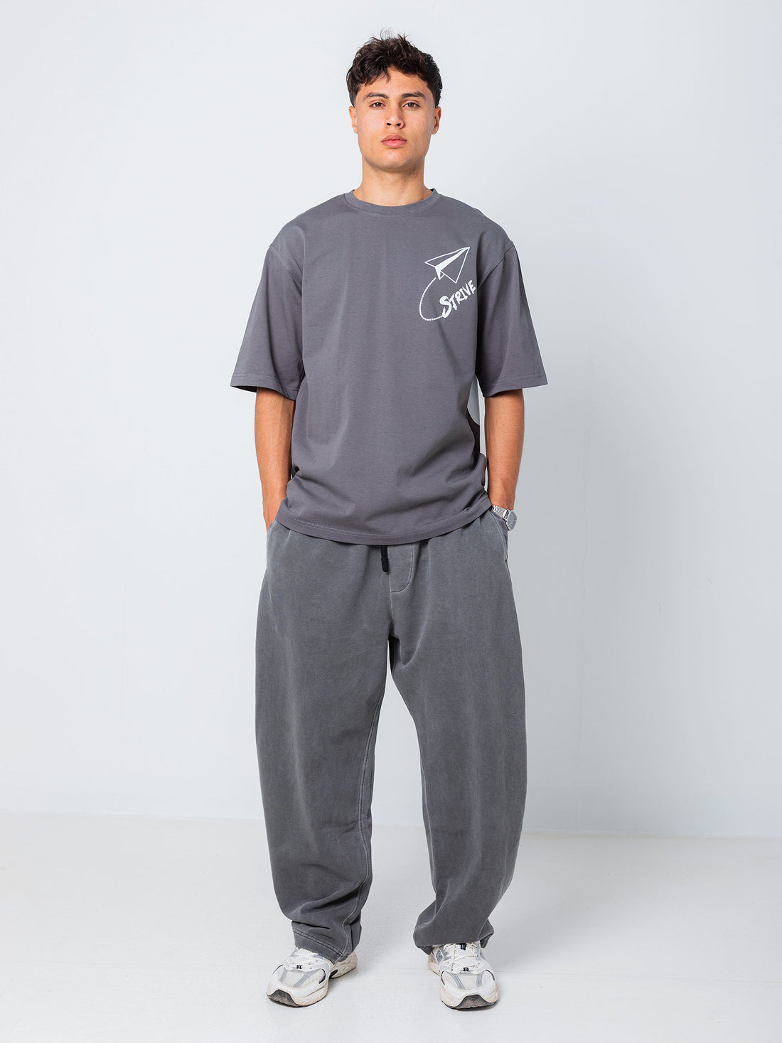 OVERSIZED PRINTED TEE  STRIVE - Grey