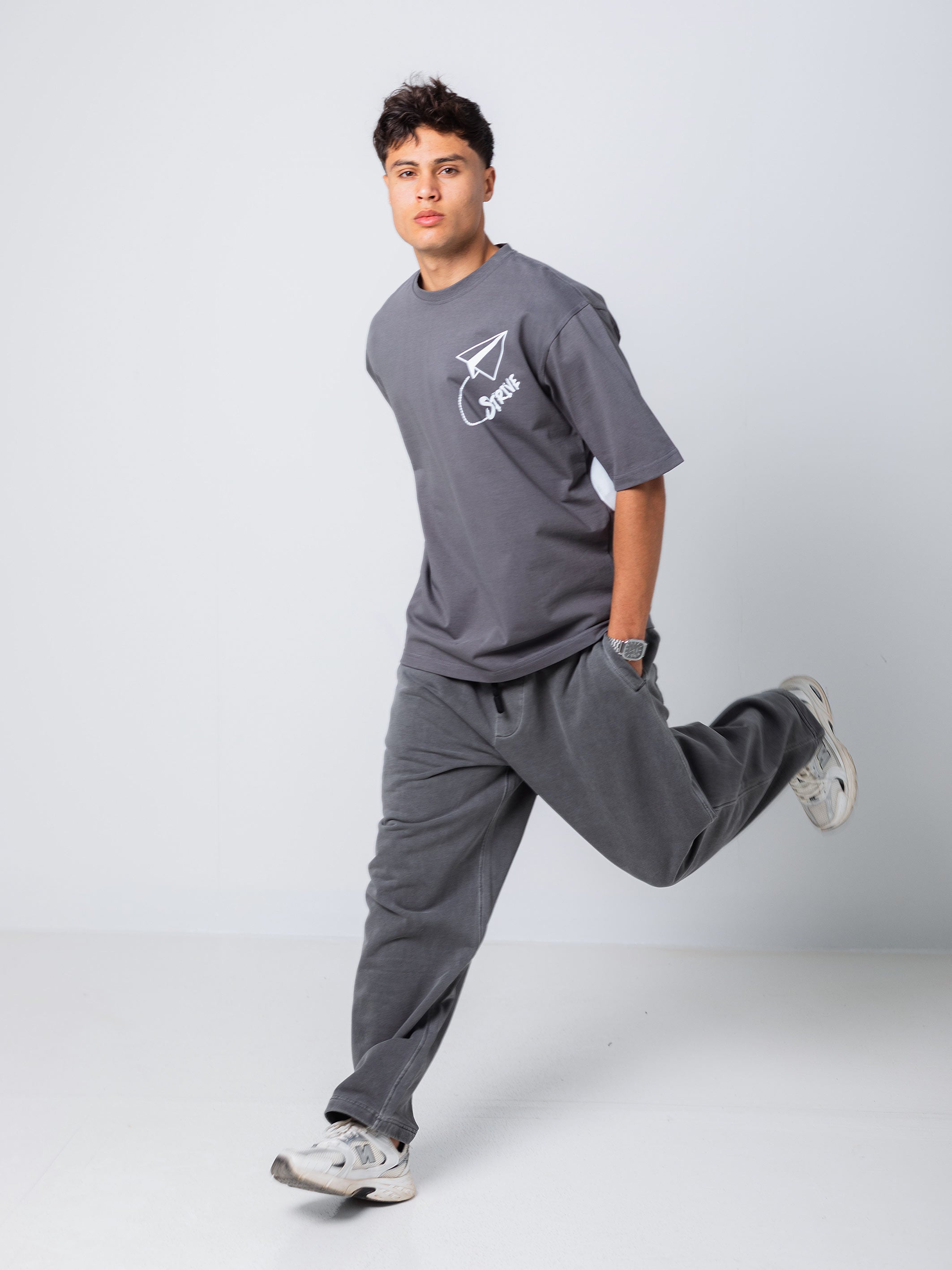 OVERSIZED PRINTED TEE  STRIVE - Grey