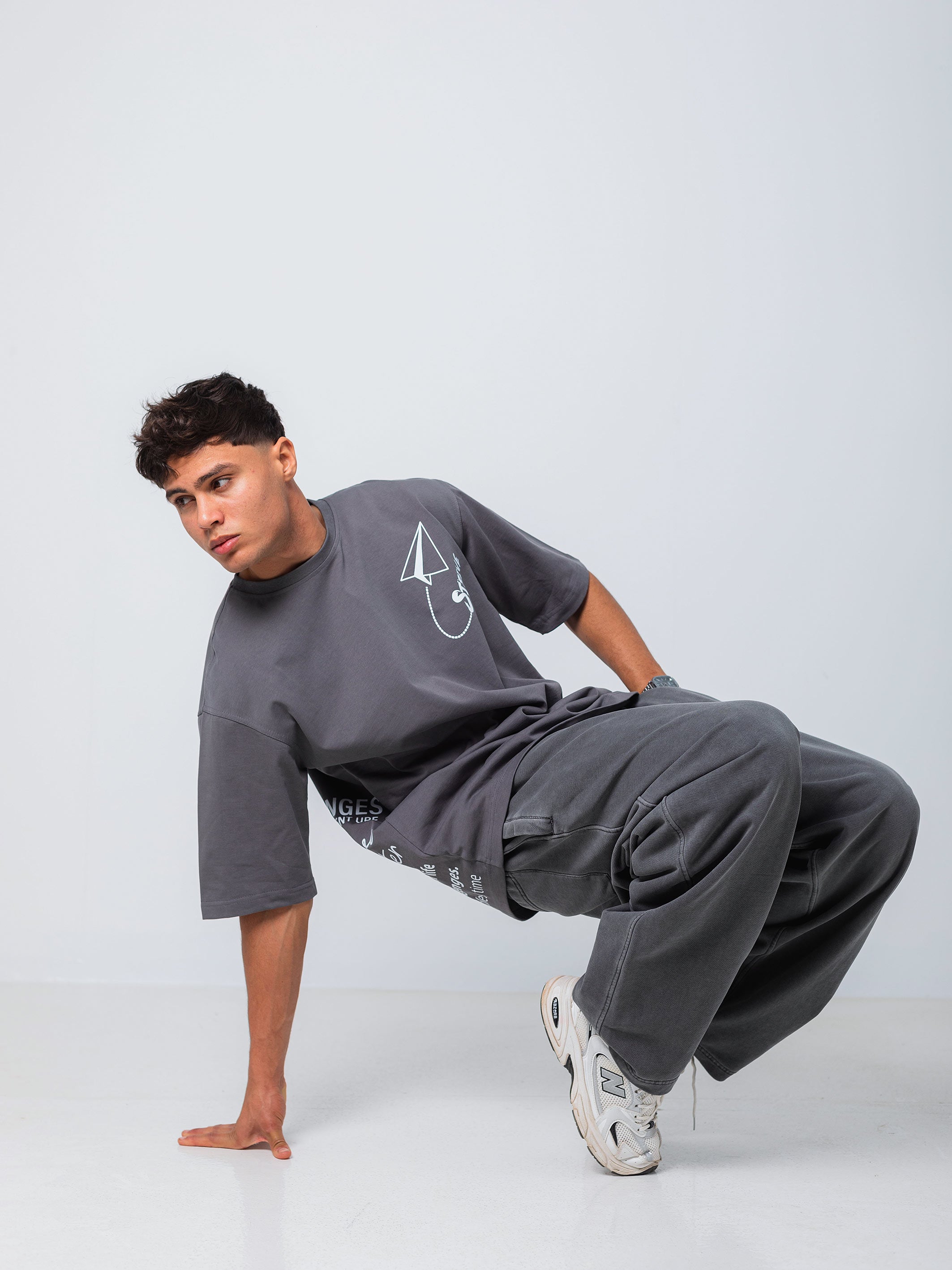 OVERSIZED PRINTED TEE  STRIVE - Grey