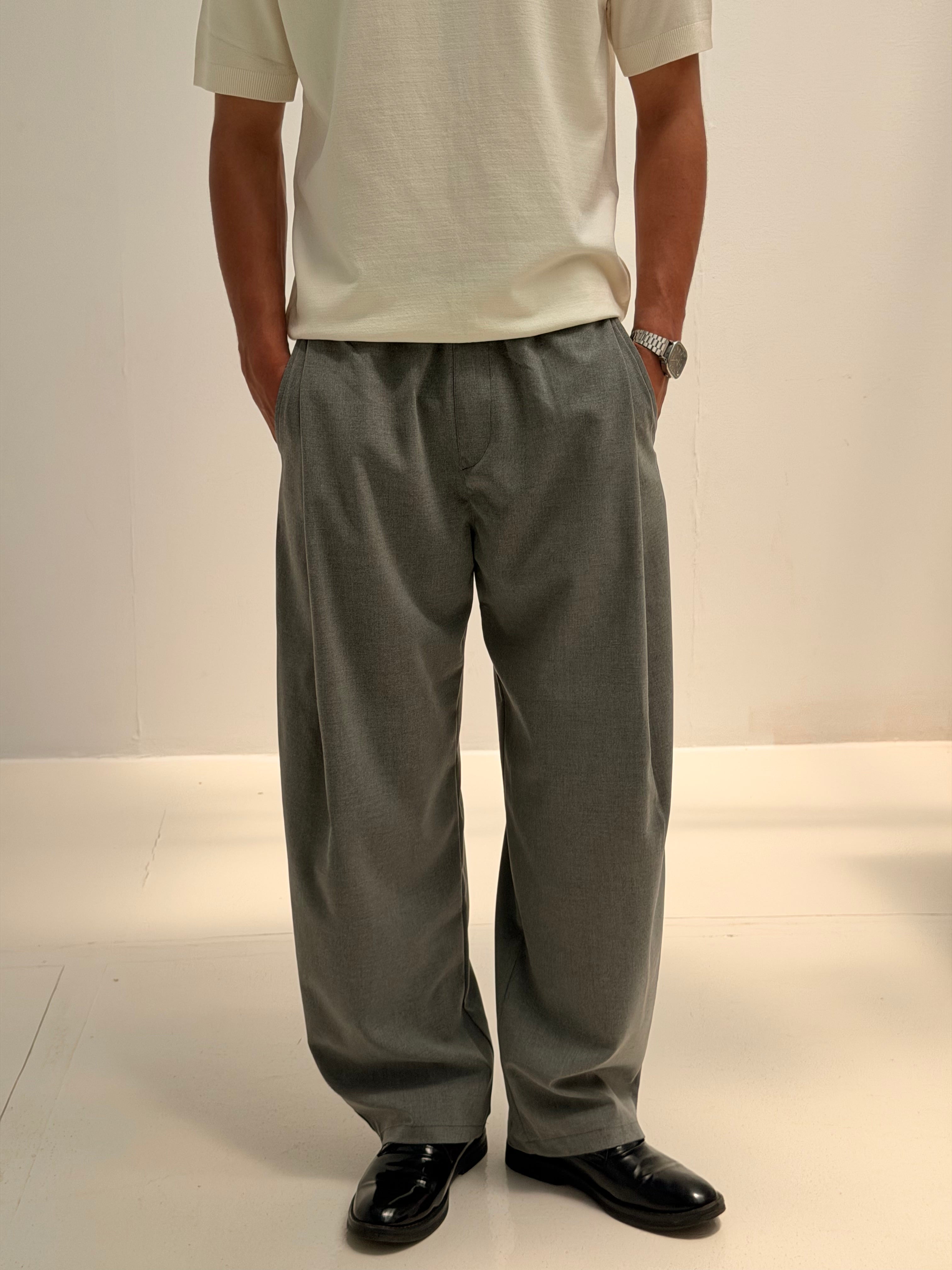 RELAXED FIT PLEATED TROUSERT - DARK GREY