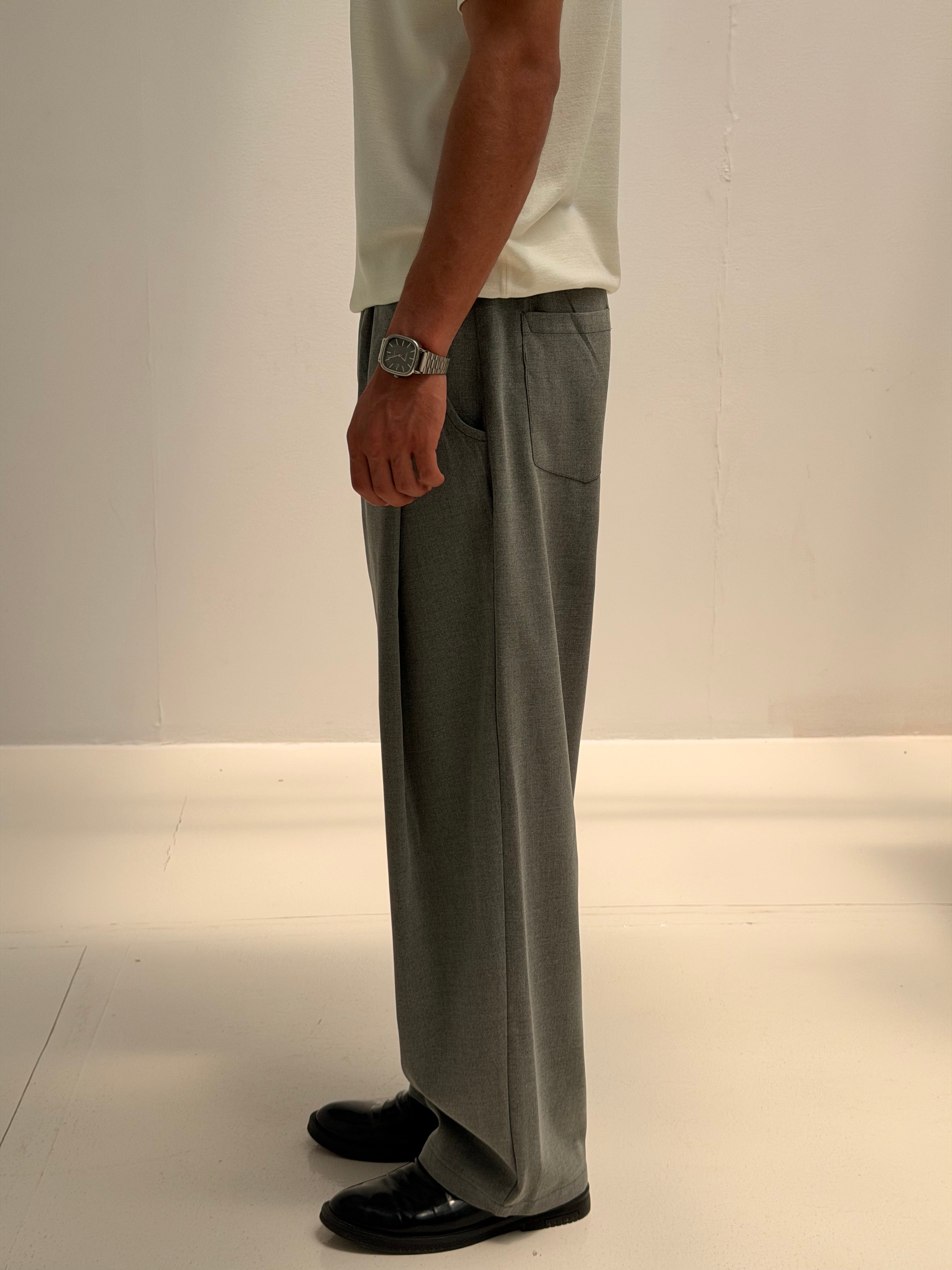 RELAXED FIT PLEATED TROUSERT - DARK GREY