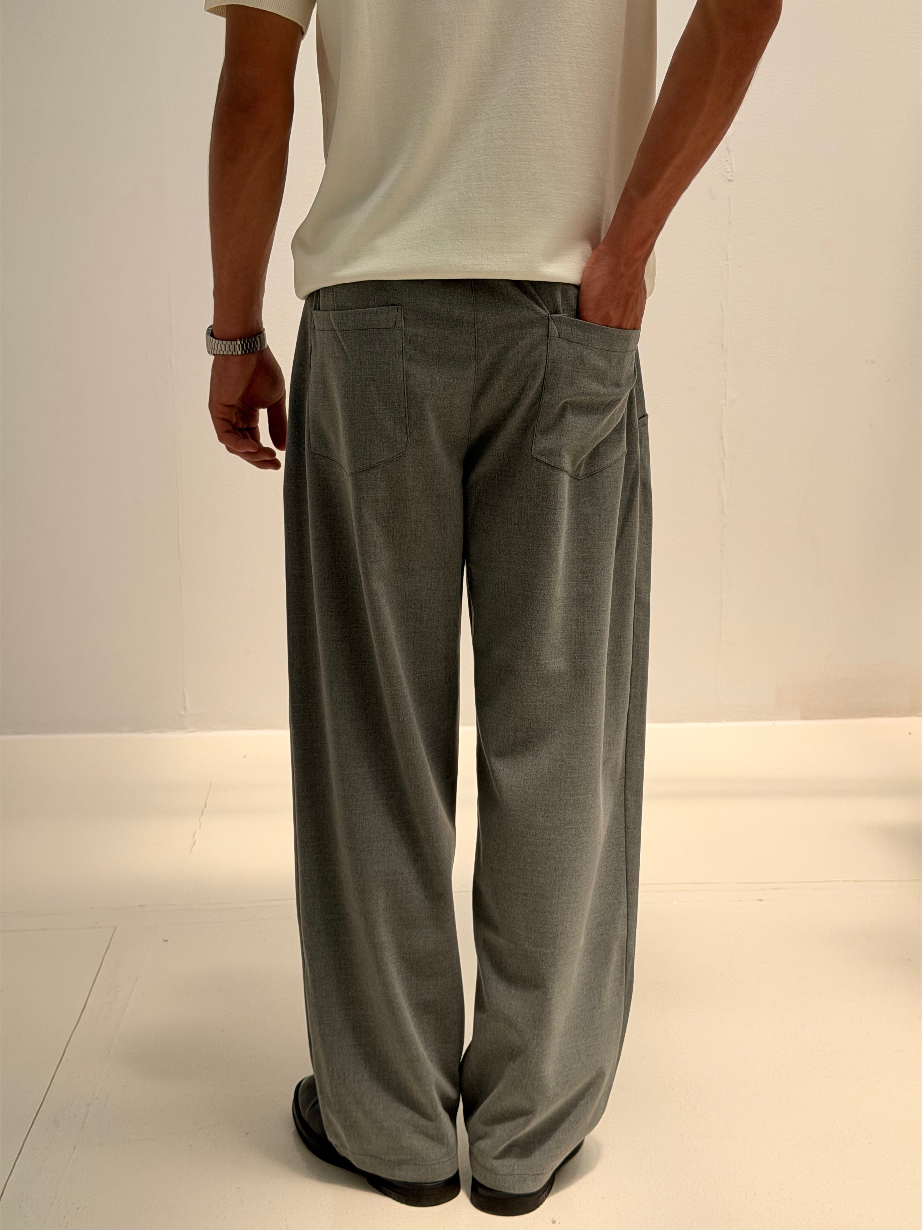 RELAXED FIT PLEATED TROUSERT - DARK GREY
