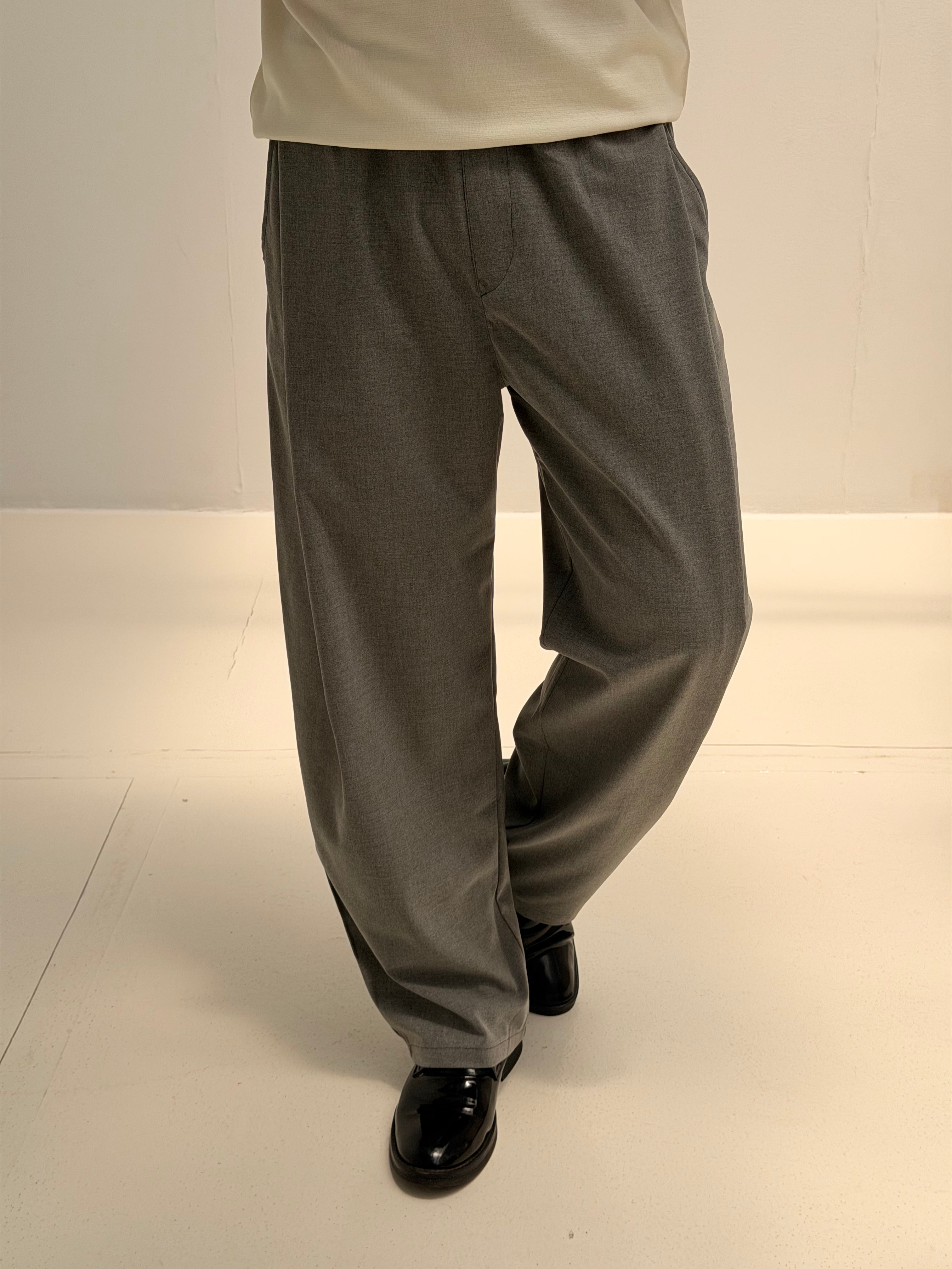 RELAXED FIT PLEATED TROUSERT - DARK GREY